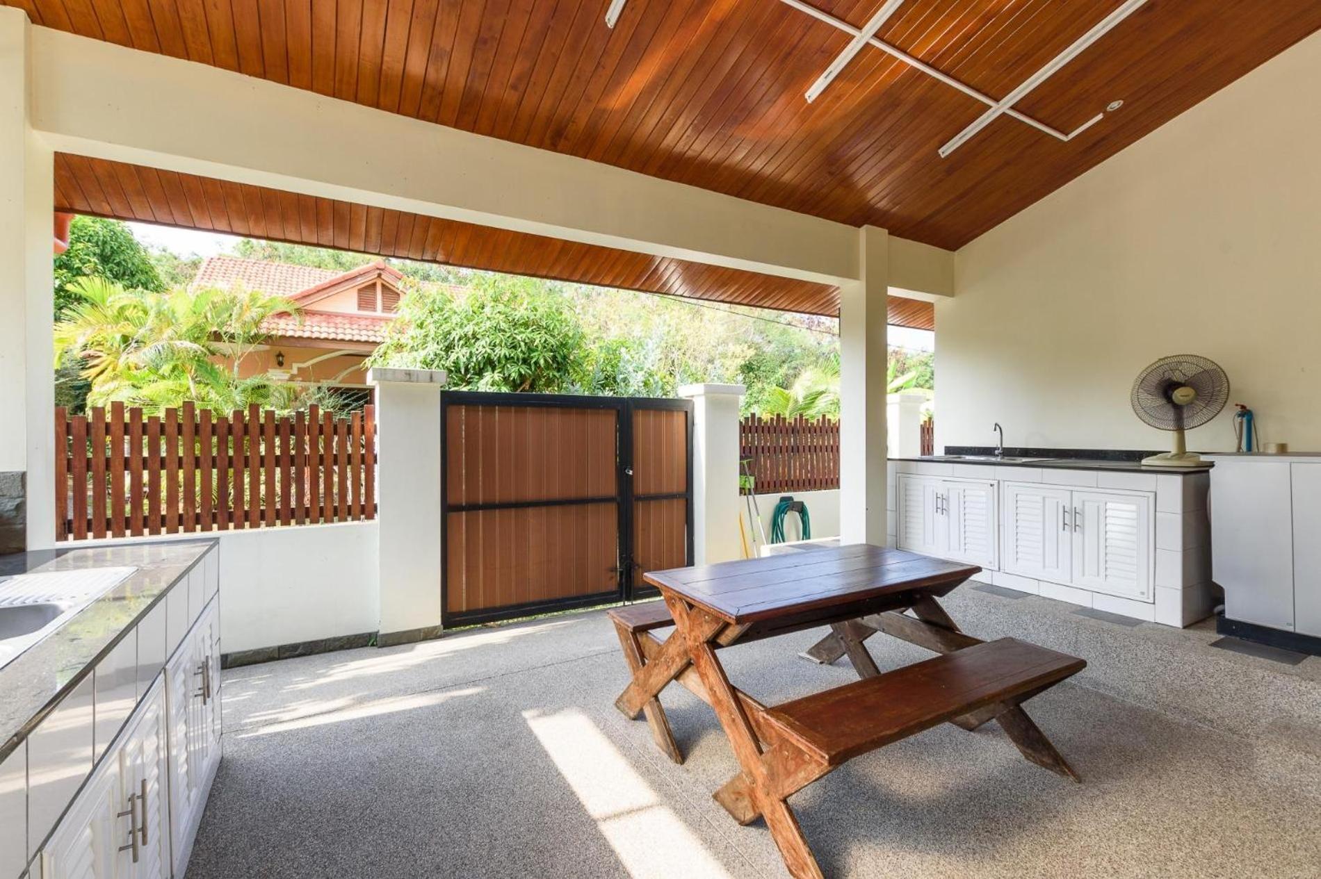 Amber Pool Villa Naiharn Rawai Exterior photo